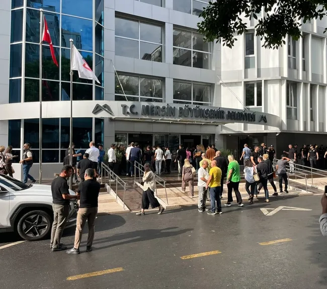 son-dakika-mersin-buyuksehir-belediyesine-yolsuzluk-operasyonunda-ali-mahir-basarir-ve-veli-agbaba-detayi-iste-1790841305003.jpg