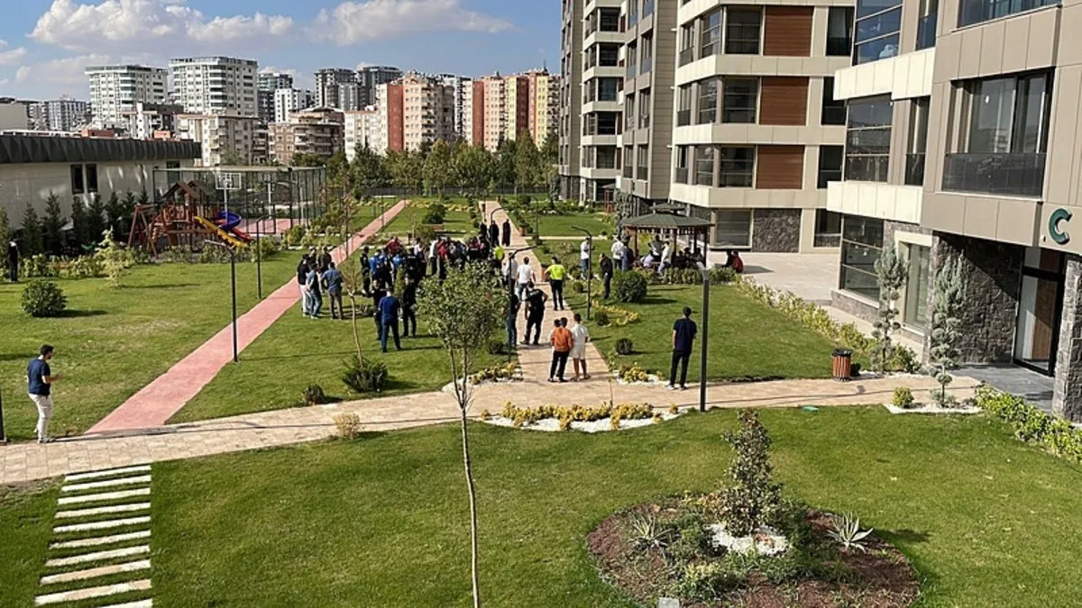 Şanlıurfa’da site bahçesinde alacak verecek kavgası: 4 kişi yaralandı!