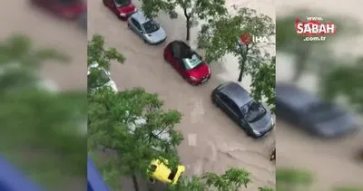 İspanya’da sel! Araçlar yollarda kaldı | Video