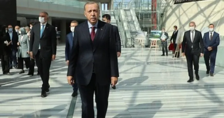 Başkan Erdoğan, Cumhurbaşkanlığı Senfoni Orkestrası’nı inceledi...