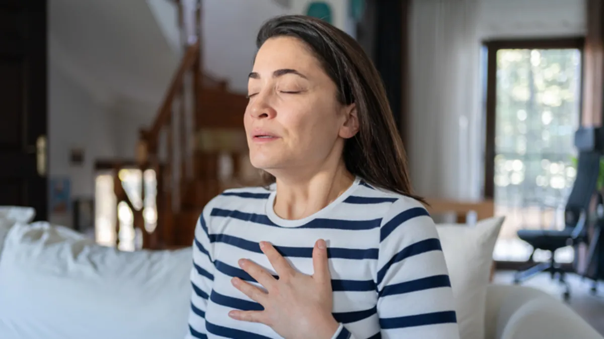 Boğazı yumuşatarak solunum yollarındaki tahrişi azaltıyor! Evde kolayca yapabileceğiniz o efsane tarif… Boğazı yumuşatarak solunum yollarındaki tahrişi azaltıyor! Evde kolayca yapabileceğiniz o efsane tarif…