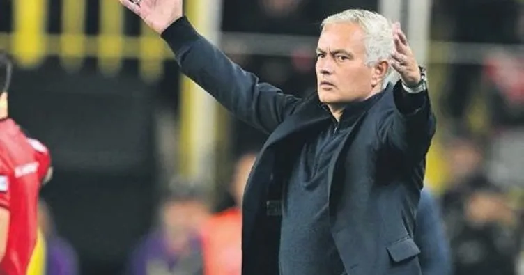 Mourinho rotayı değiştirdi!