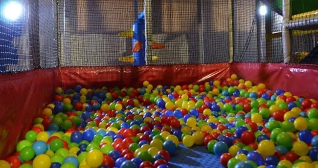 Avm Nin Oyun Parkinda Ihmal Kucuk Cocuk Yaralandi Son Dakika Haberler