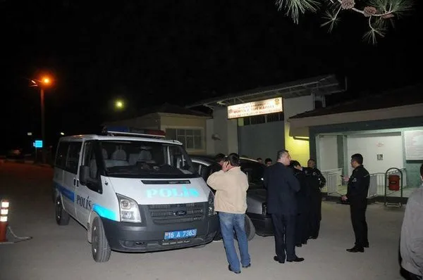Polise saldırıp hükümlüyü kaçırdılar