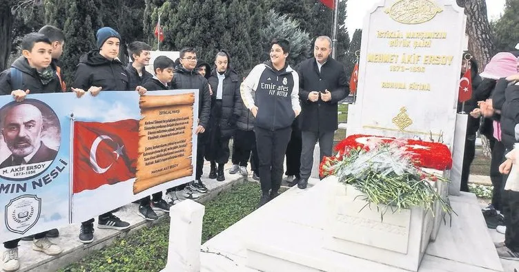 Akif’in emaneti gençlerin omzunda