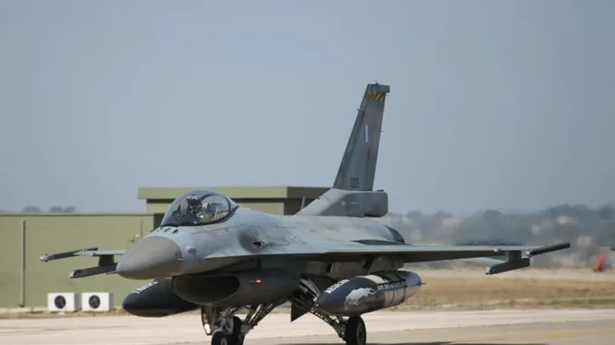 Yunanistan’da acil iniş yapan F-16 savaş uçağı alev aldı