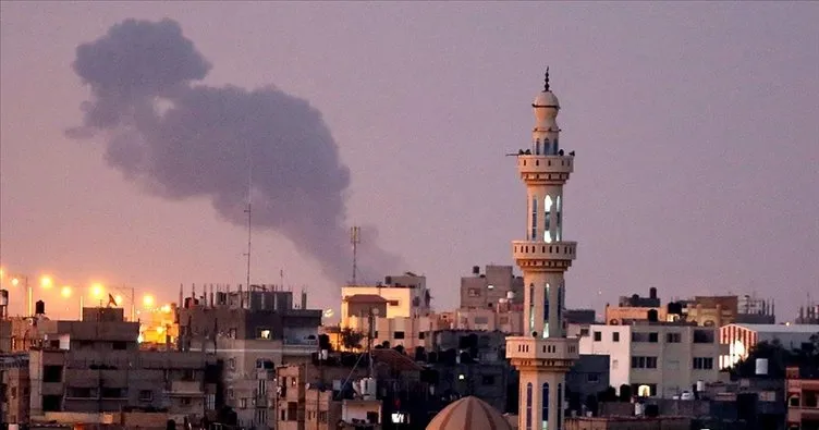 İsrail, abluka altındaki Gazze Şeridi’nde çeşitli noktaları bombaladı