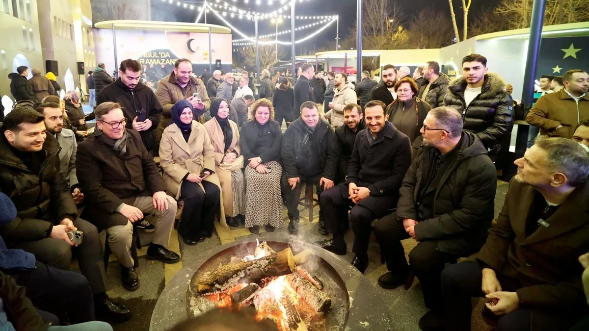 AK Parti İstanbul İl Başkanlığı komşularla aynı sofrada buluştu AK Parti İstanbul İl Başkanlığı komşularla aynı sofrada buluştu