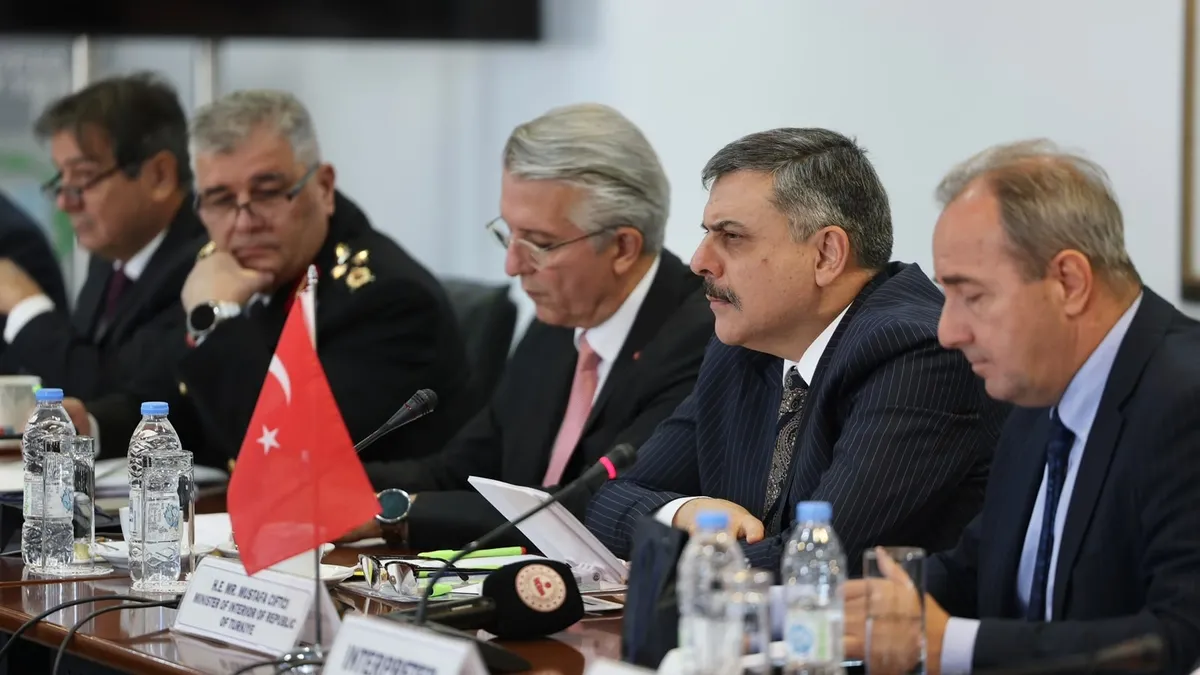 Bakan Çiftçi’den Yunan Bakan’a iade tepkisi! ''Yunanistan suçluların sığınağı olmasın''