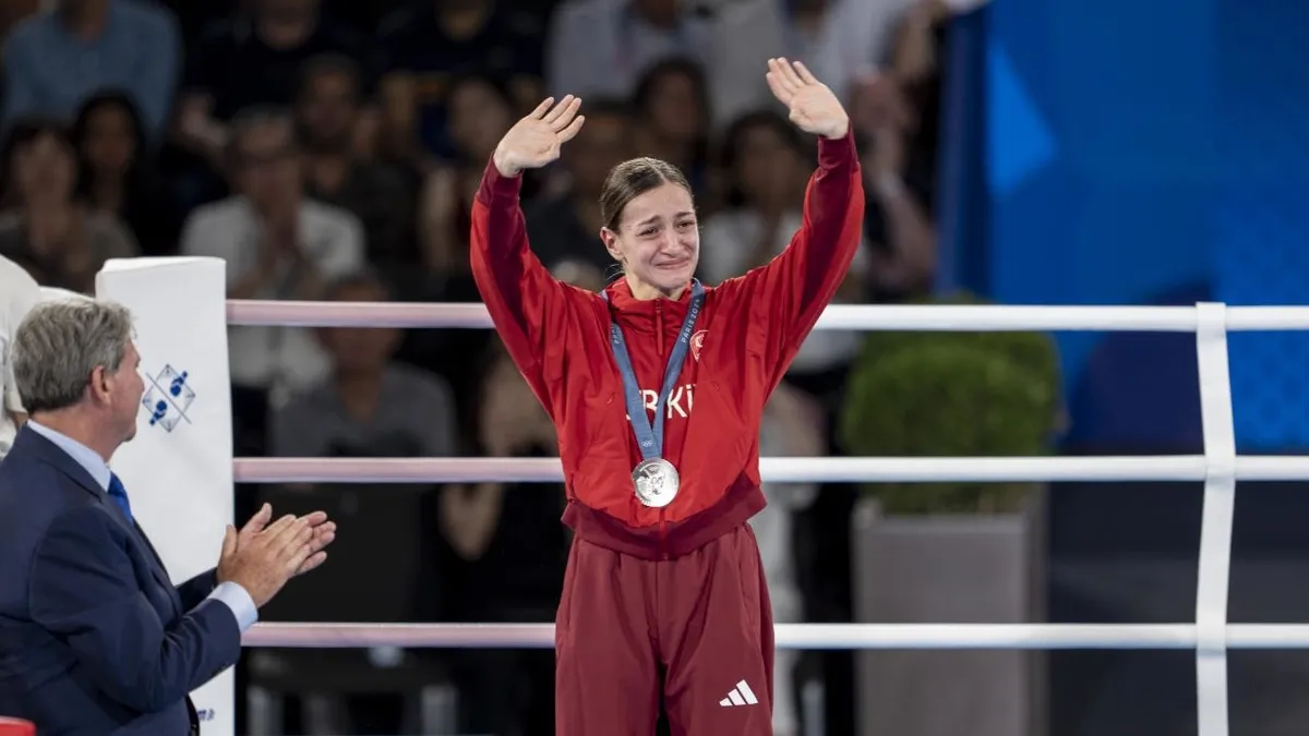 Buse Naz Çakıroğlu'ndan Muhteşem Çıkış! Dünya Şampiyonası'nda Final Kapısını Araladı