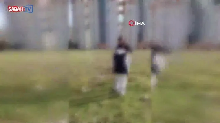 Tekme tokat dövdüler, o anları kayda alıp sosyal medyada paylaştılar | Video
