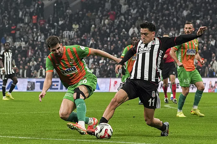 canli-super-ligde-besiktas-alanyaspor-maci-1770573488889.jpeg