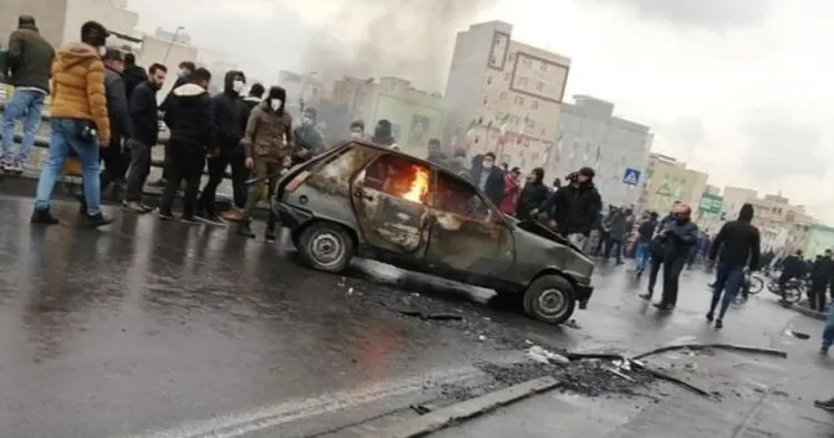 İran’daki gösterilerde bir polis daha öldürüldü