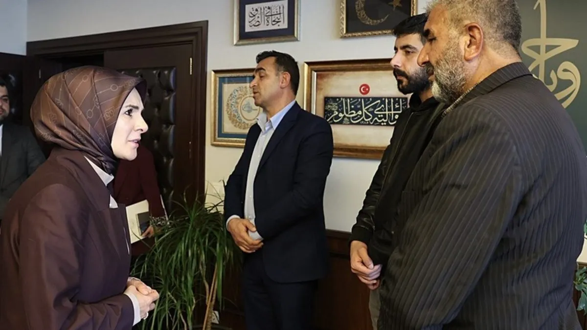 Bakan Göktaş, Rojin Kabaiş'in babasıyla bir araya geldi