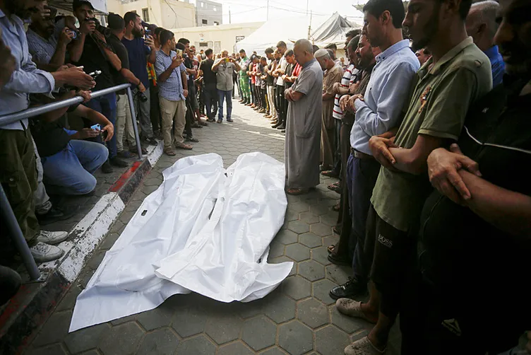 Gazze’de tarihin en ciddi kıtlığı! Katil İsrail her noktayı bombalıyor