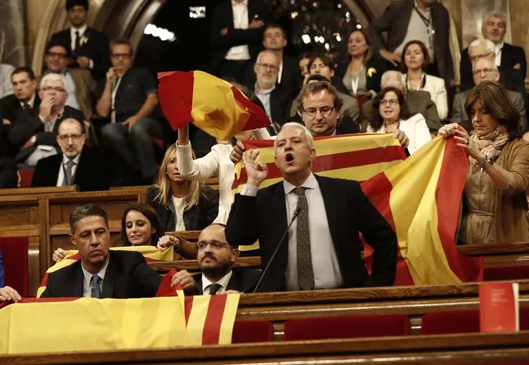 Avrupa’da kriz! İspanya Katalonya yönetimini görevden aldı