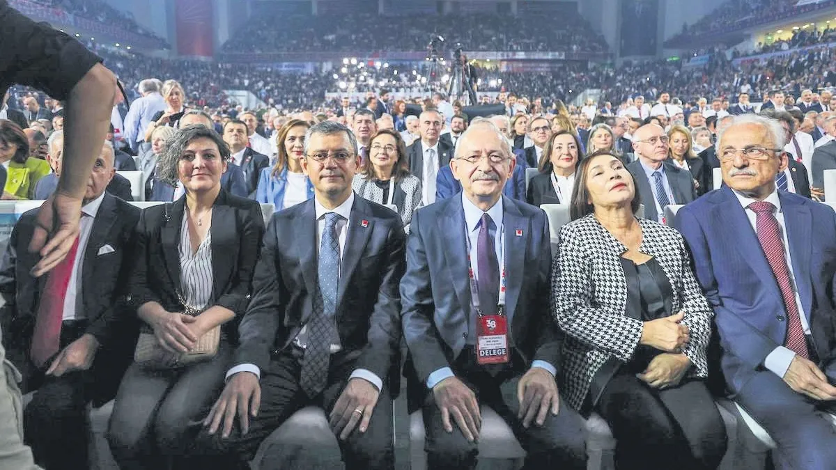 Kurultay Rüzgarları: Gizli Fotoğraflar ve Rüşvet İddiaları Sarsıyor