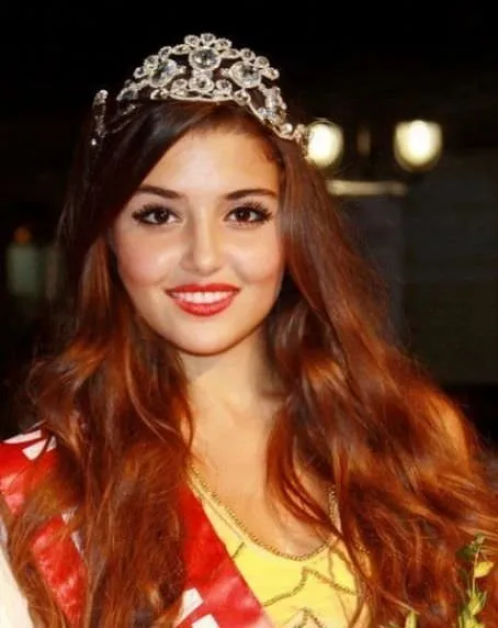 Ekranların yeni güzeli Hande Erçel