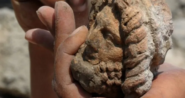 Adana'da Roma Dönemi'ne ait dokuma tezgahı bulundu