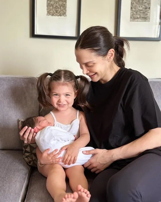 Bazı isimleri ilk kez onların çocuklarında duyduk! İşte 2024’te anne olan ünlüler