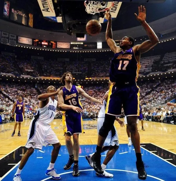 Los Angeles Lakers şampiyon