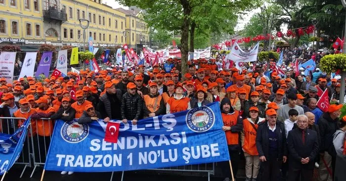 Trabzon’da 1 Mayıs Emek ve Dayanışma Günü horon oynanarak coşkuyla kutlandı
