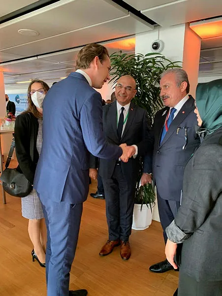 tbmm-baskani-sentop-avusturya-basbakani-kurz-ile-bir-araya-geldi-1631120956950.jpg
