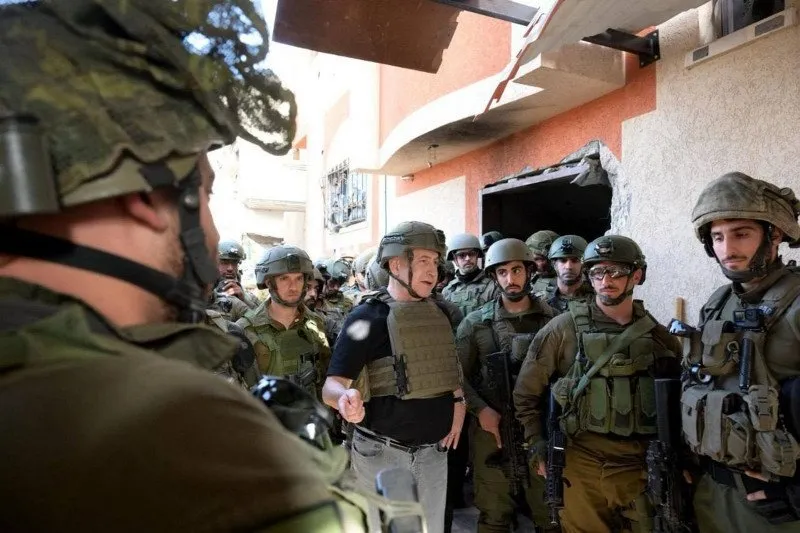 Katliamcı Netanyahu'nun hayatta kalma stratejisi: Foreign policy tek tek sıraladı