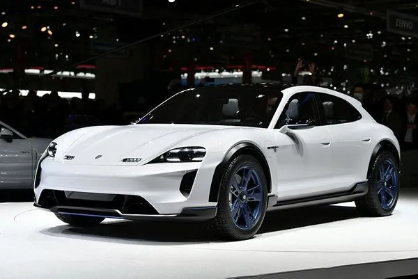 Porsche'un Mission E Cross Turismo modeli Tesla Model X'e rakip olacak