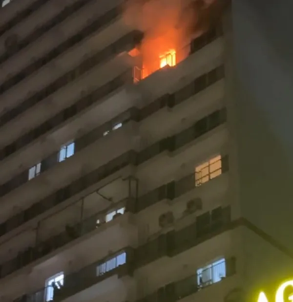 istanbul-esenyurtta-38-katli-binada-yangin-1-1724528951755.jpeg