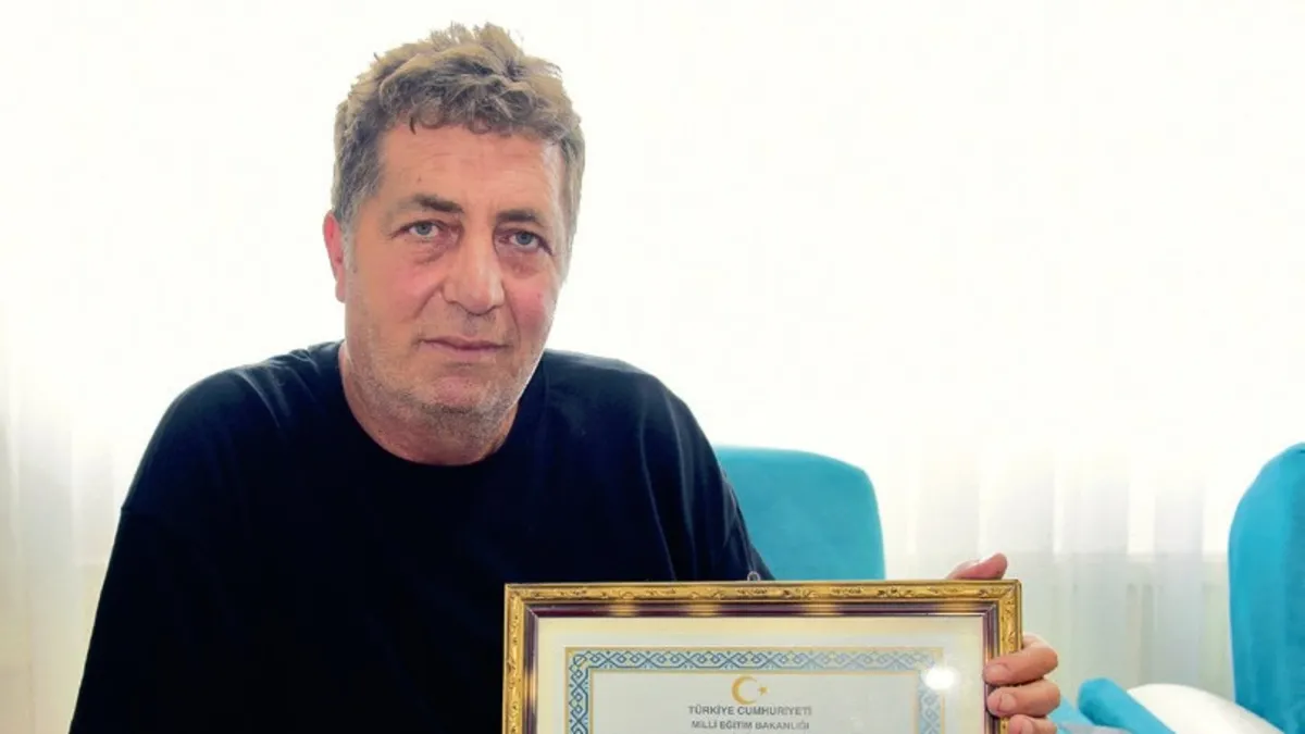 Mezuniyetin diploması 8 yıl sonra geldi
