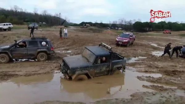 İstanbul’da Off-Road nefes kesti! Araçların zorlu yolculuğu böyle görüntülendi | Video