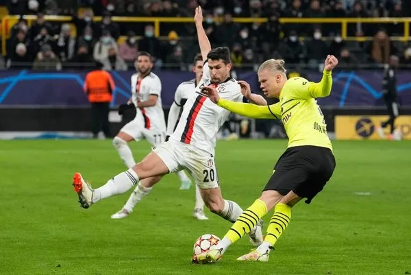 SON DAKİKA! Dortmund-Beşiktaş sonrası Sergen Yalçın için şok ifadeler! Varlığını hissettirecek hoca yok!