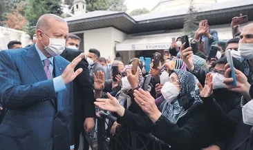 Cuma çıkışı sevgi seli