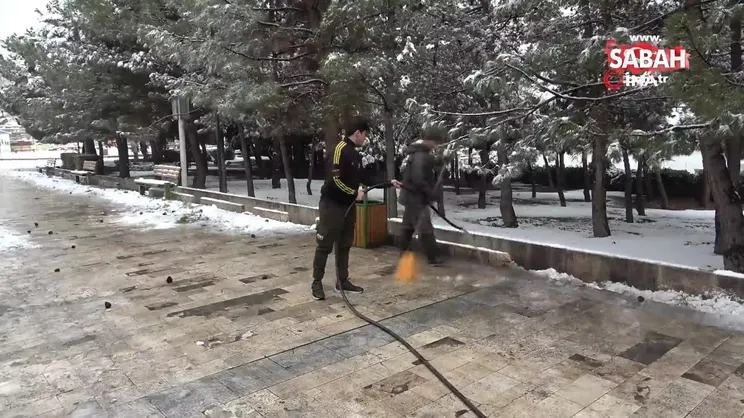 Tahran'a mevsimin ilk karı yağdı | Video