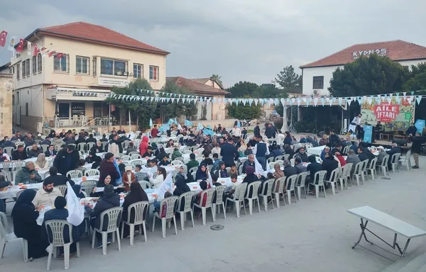 tugva-tarsus-temsilciliginden-yuzlerce-kisiye-iftar-yemegi-1773495833208.jpg