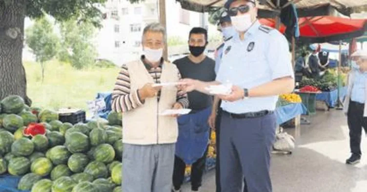 Elmadağ zabıtası maske dağıttı