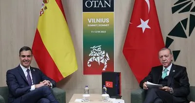 Başkan Erdoğan’ın yoğun diplomasi trafiği devam ediyor! Yanı başındaki 4 kitap dikkat çekti