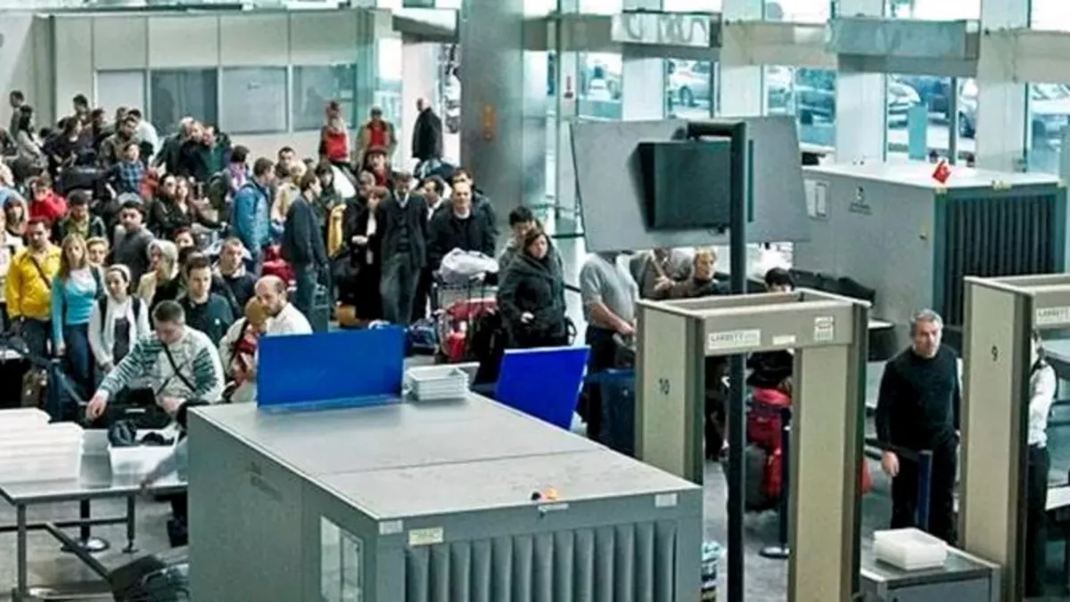 İstanbul Havalimanı’nda 13 kilo kaçak mersin balığı havyarı ele geçirildi İstanbul Havalimanı’nda 13 kilo kaçak mersin balığı havyarı ele geçirildi