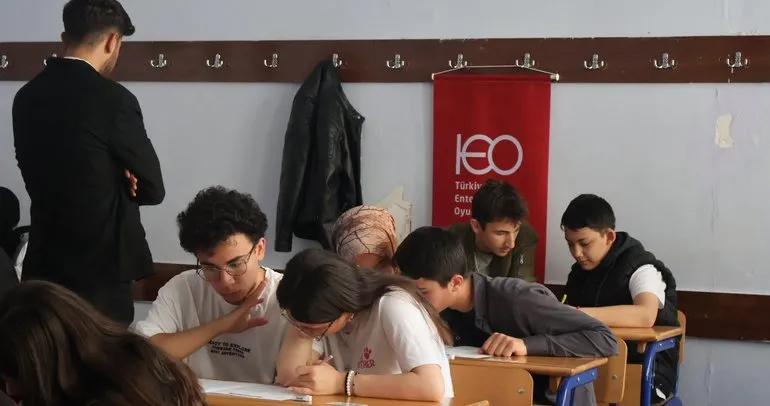 Türkiye Entelektüel Oyunları Liseler Arası Bilgi Yarışması finalinde yarışmaya hak kazanan öğrenciler belli oldu