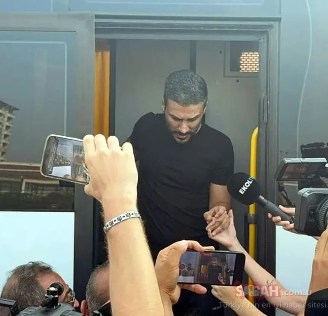 Tahliye olan Engin Polat eşi Dilan Polat’a tepkili mi? Karşılamaya gelen Dilan Polat’ın yüzüne bakmadı... Bunlar boşanır yorumları yağdıı!