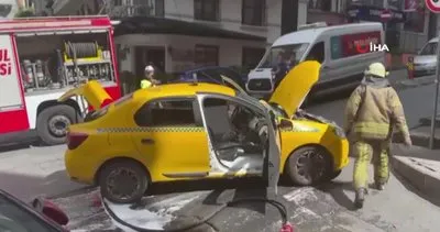 İstanbul’da seyir halindeki takside yangın