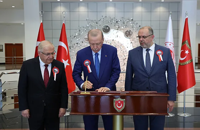 msu-rektoru-erhan-afyoncu-cumhurbaskanimizin-destegiyle-kurumlarimiz-ayaga-kaldirildi-1783696911291.jpg MSÜ Rektörü Erhan Afyoncu: