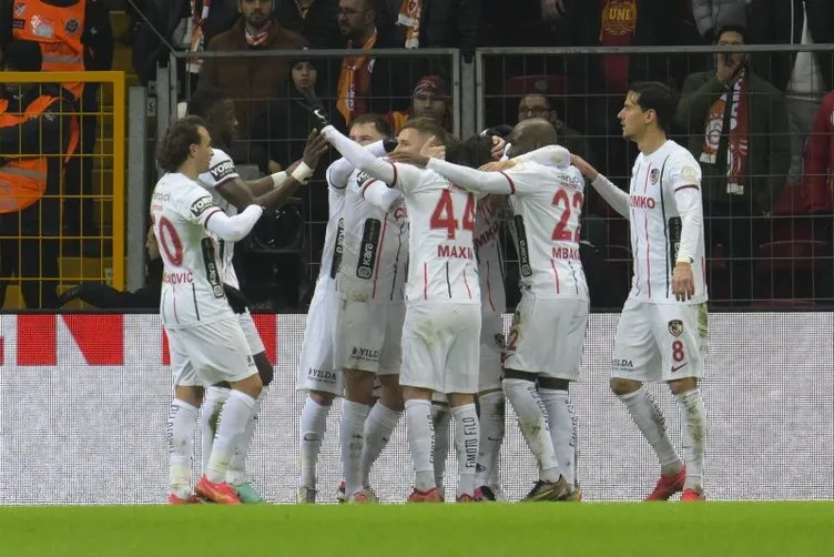 Son dakika Galatasaray haberi: Erman Toroğlu o anları tek tek yorumladı! Galatasaray tam 3 kez penaltı beklemişti...