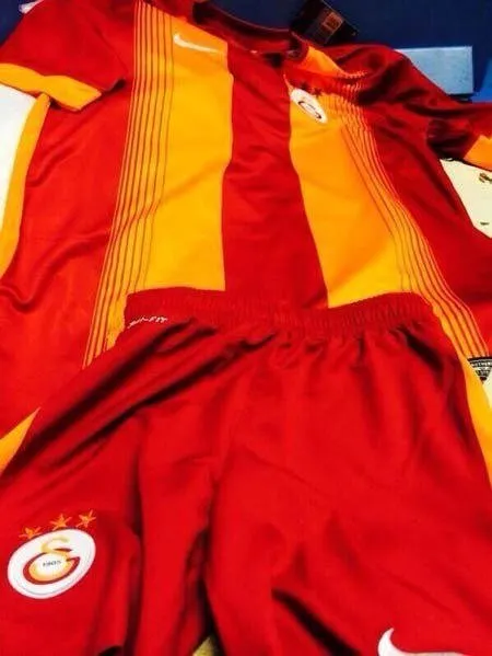 Galatasaray’ın yeni formaları basına sızdı