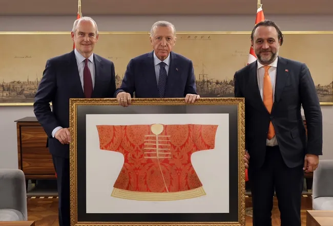 baskan-erdogan-alibaba-grup-baskani-evans-ile-trendyol-grup-baskani-cetini-kabul-etti-1695014409310.jpg