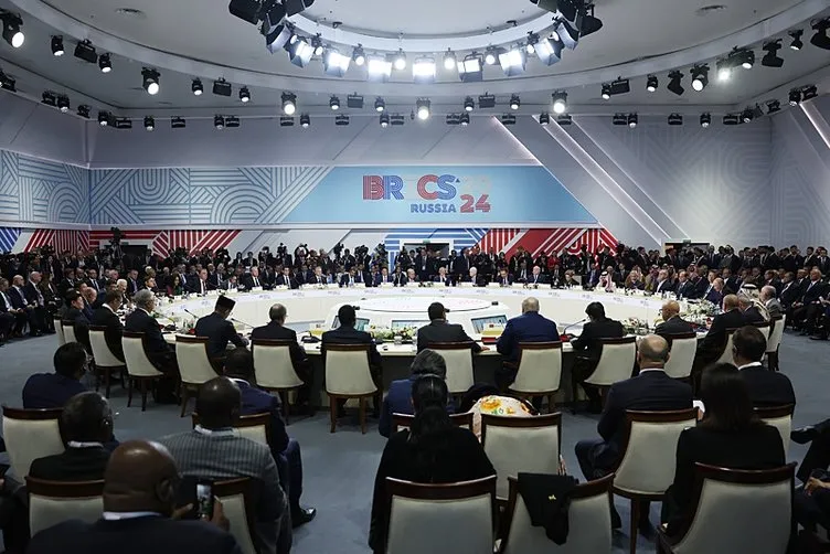 Başkan Erdoğan’ın BRICS katılımı dünyaya damga vurdu! Batı medyası Türkiye’ye çevrildi: Dengeleri Türkiye sağlıyor!