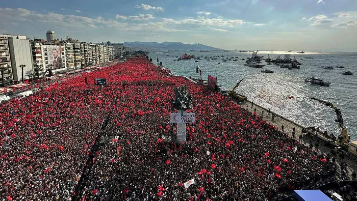 son-dakika-haberi-baskan-erdogan-izmirde-tarihi-kalabaliga-seslendi-kemal-kilicdarogluna-kandil-ile-pazarlik-t-1682785505628.jpg