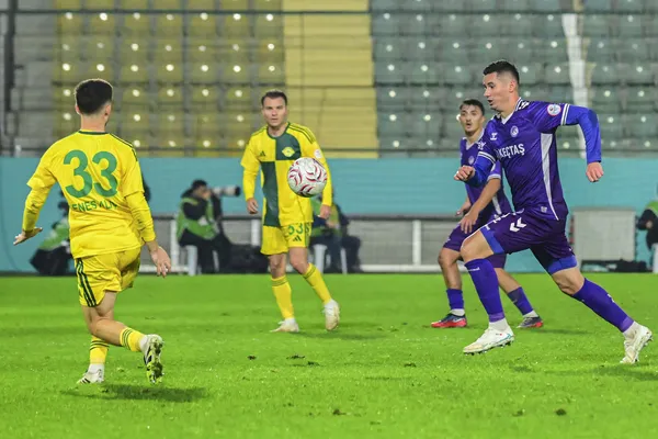 esenler-erokspor-evinde-3-golle-geri-dondu-1793386657049.jpg