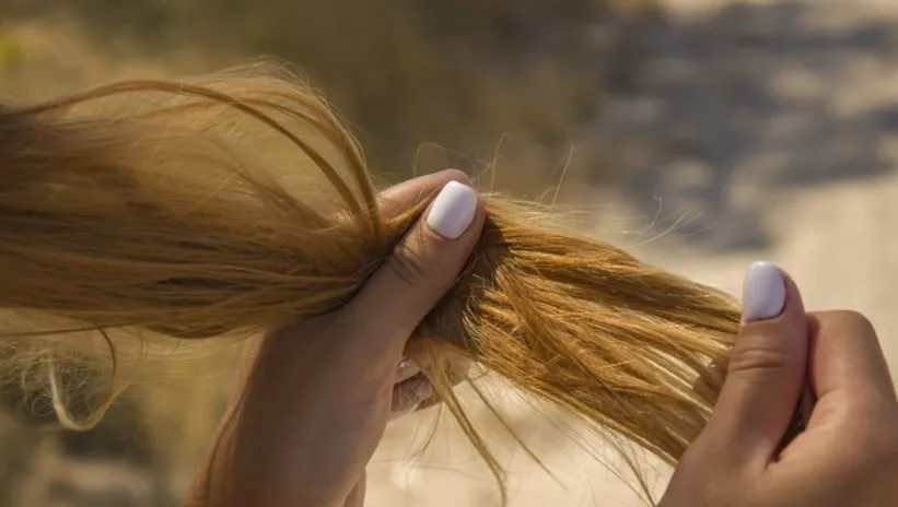 Yaz aylarının kabusu! Güneşin saçlarınıza verdiği zararı tek seferde onaran formül